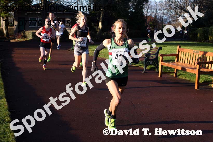 Saltwell Harriers 10k Road Race, Gateshead. Photo:  David T. Hewitson/Sports for All Pics